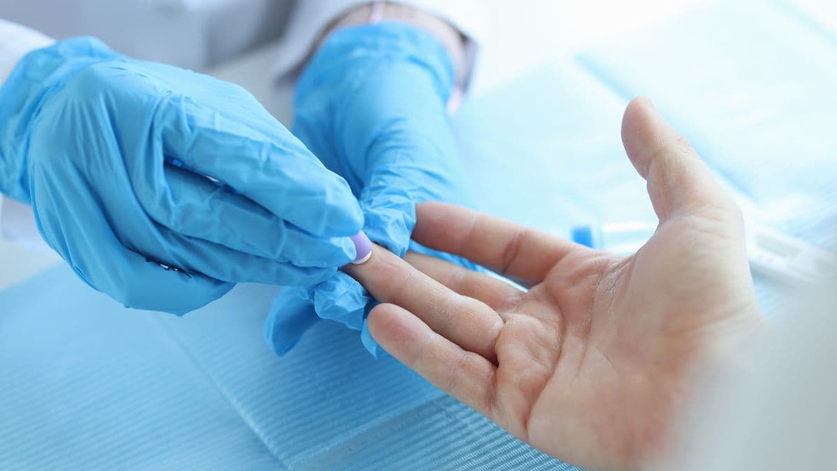 Tradycyjne i alternatywne miejsca nakłucia do pomiaru glikemii glukometrem